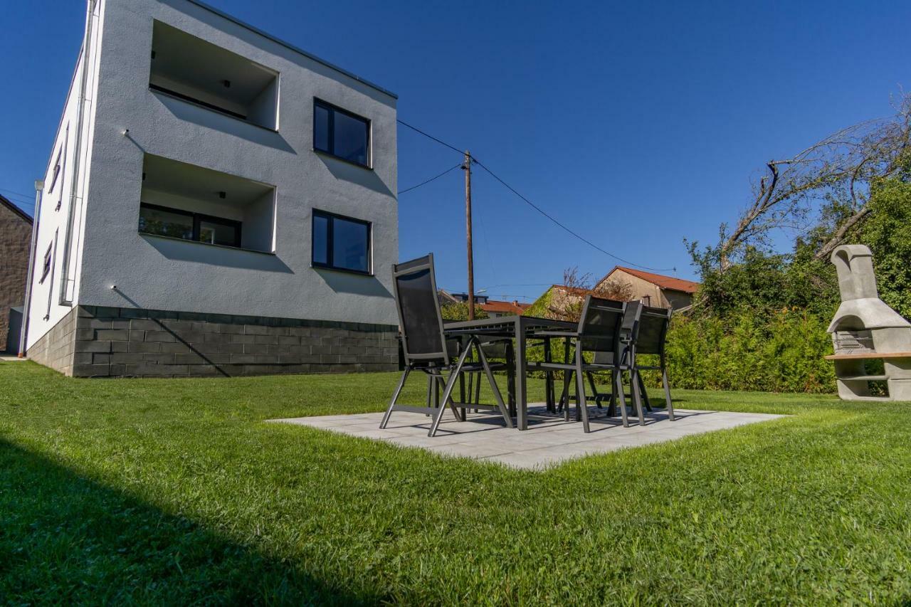 Ferienwohnung Dorfbrunnen Merzig Exteriör bild